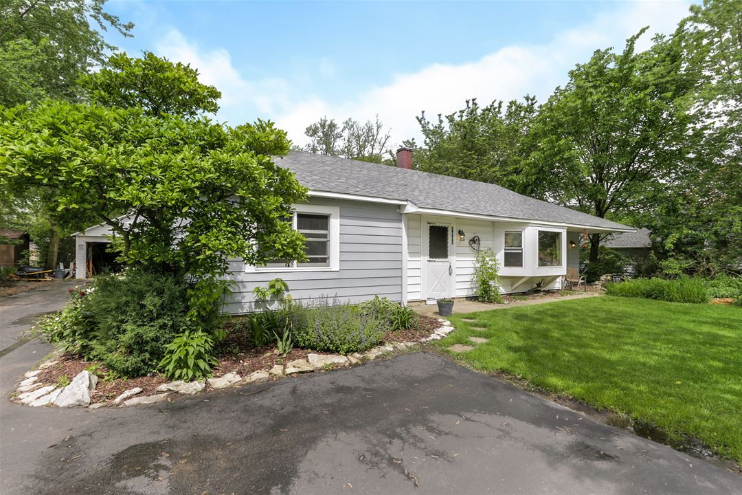 5602 Willow Springs, La Grange Highlands, IL 60525