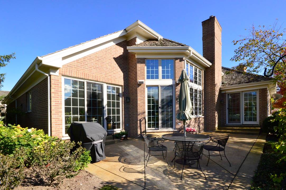 2116 Royal Ridge, Northbrook, IL 60062