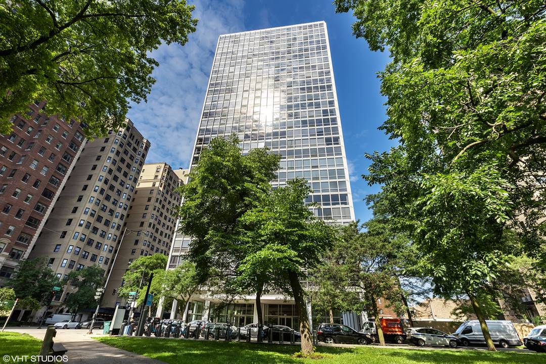 2400 N Lakeview, Unit 1803, Chicago, IL 60614 Lincoln Park