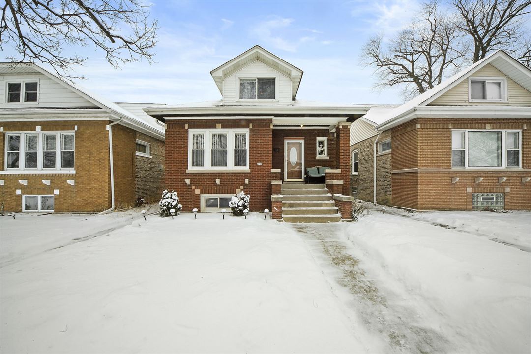 6155 W Waveland, Chicago, IL 60634 Portage Park