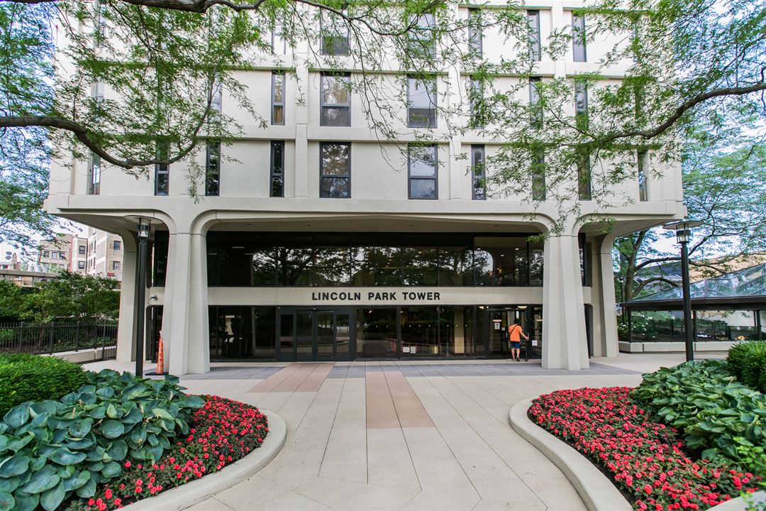 1960 N Lincoln Park West, Apt 812, Chicago, IL 60614 Old Town