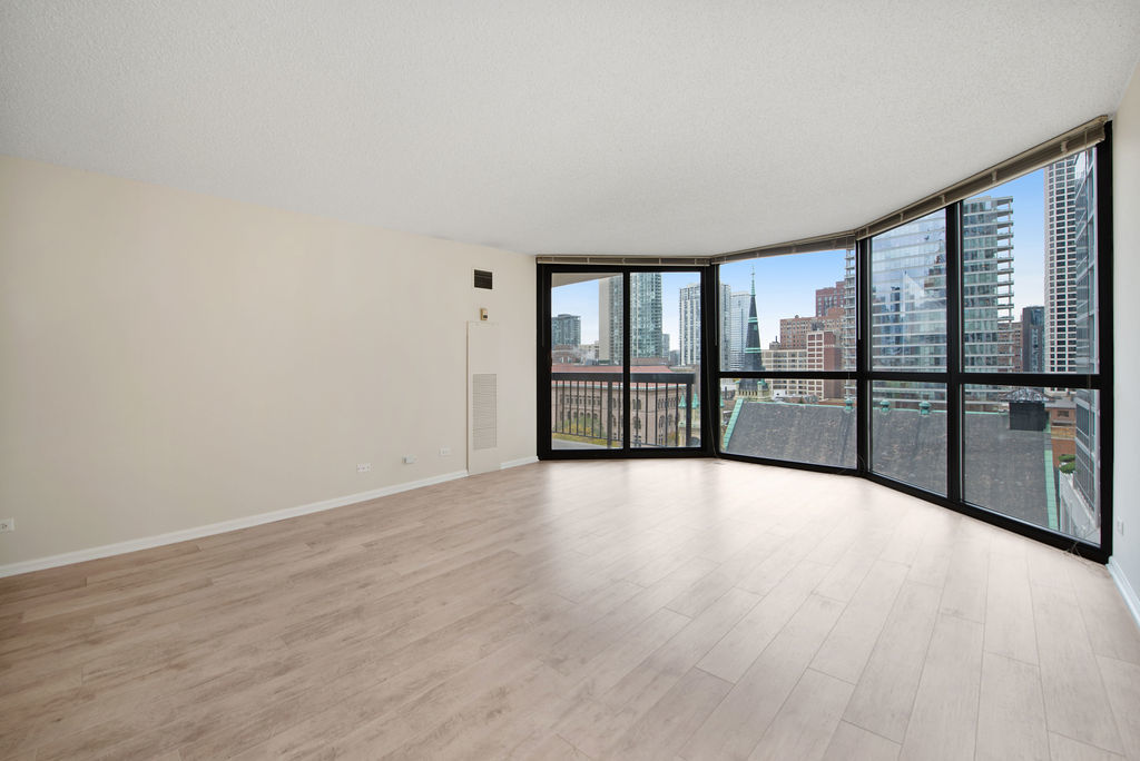 33 W Delaware, Apt 12D, Chicago, IL 60610 Near North