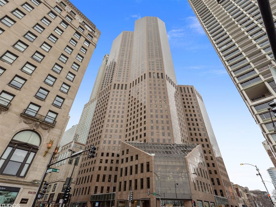 950 N Michigan, Unit 4404, Chicago, IL 60611 Gold Coast