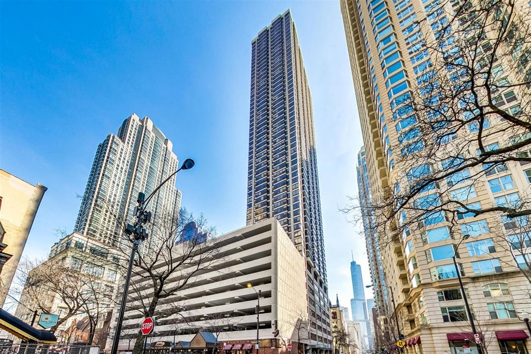 30 E Huron, Unit 5605, Chicago, IL 60611 River North