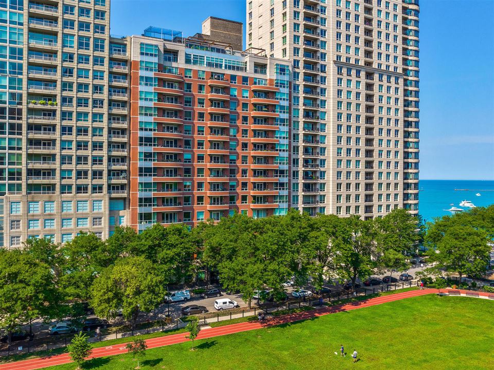 270 E Pearson, Unit 303, Chicago, IL 60611 Streeterville