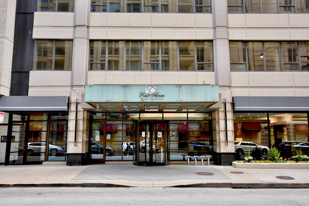 30 E Huron, Unit 1706, Chicago, IL 60611 River North
