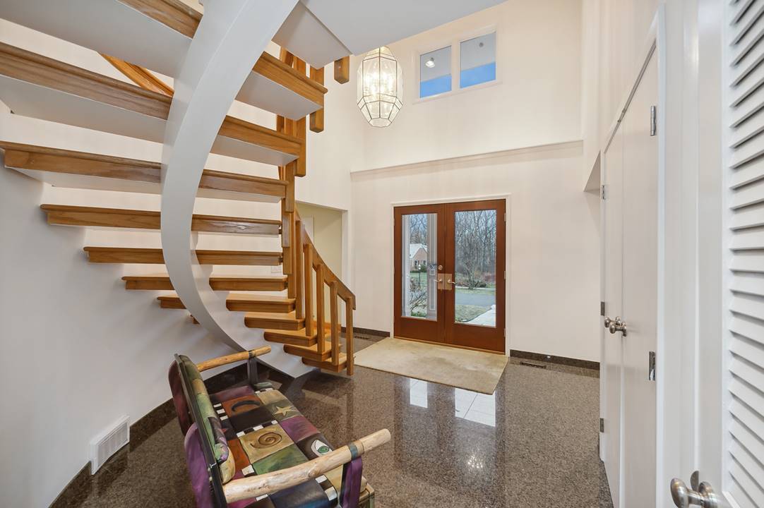 868 Mccormick, Lake Forest, IL 60045