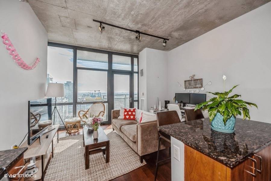 235 W Van Buren, Apt 2207, Chicago, IL 60607 The Loop