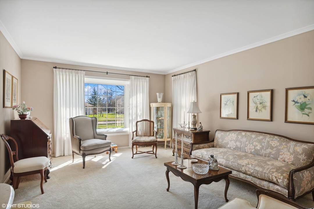 905 Coventry, Lake Forest, IL 60045