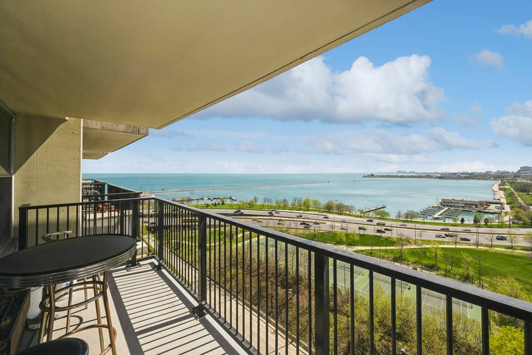 Studio homes at 400 E Randolph in Chicago