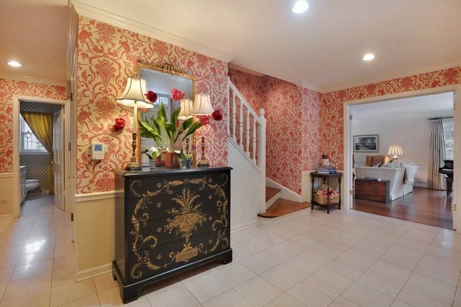 951 N Sheridan, Lake Forest, IL 60045