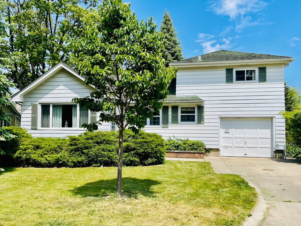 232 Mills, Lake Forest, IL 60045