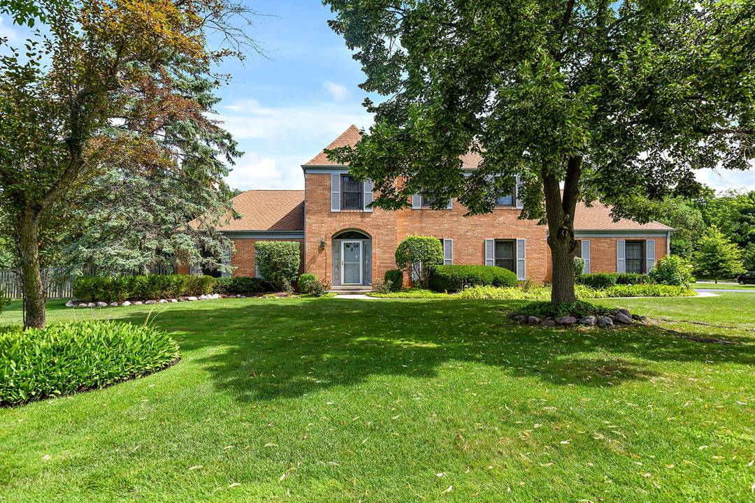 1875 Wedgewood, Lake Forest, IL 60045