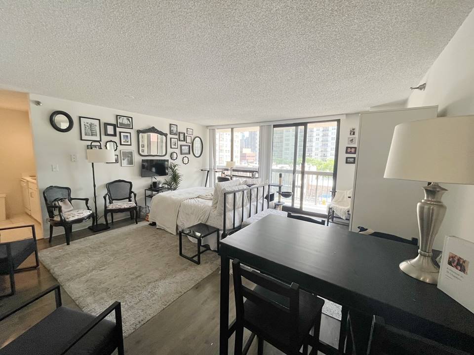 33 W Delaware, Apt 7E, Chicago, IL 60610 Near North