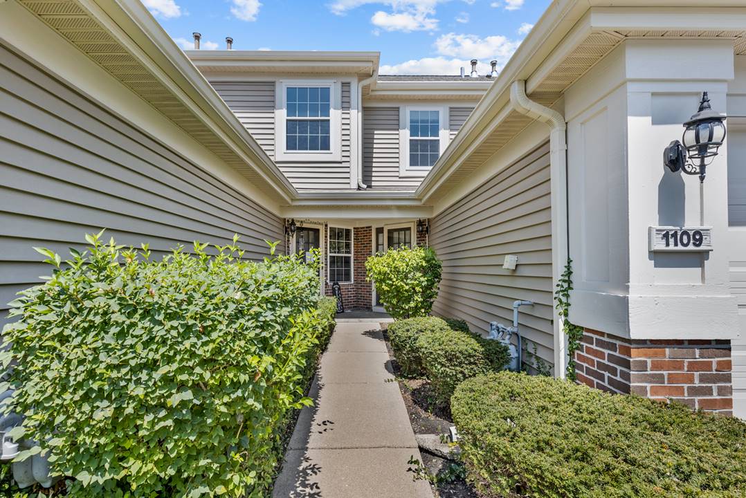 1109 Talbots, Elk Grove Village, IL 60007