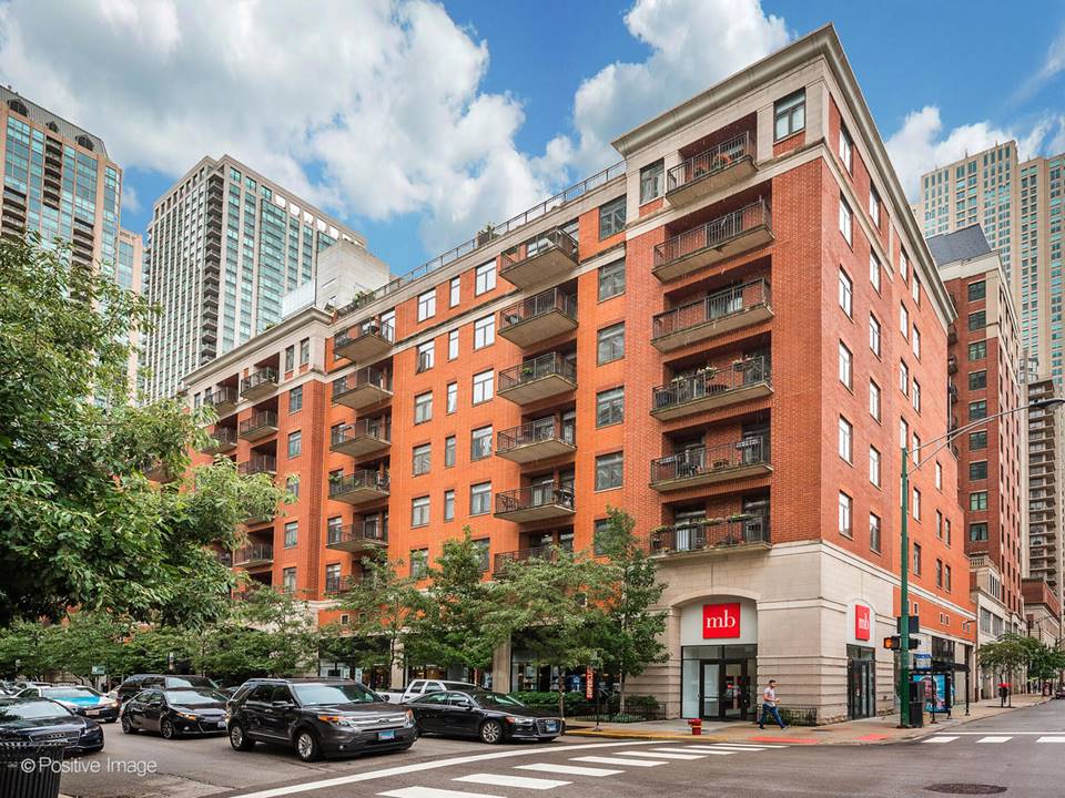 33 W Huron, Unit 301, Chicago, IL 60610 River North