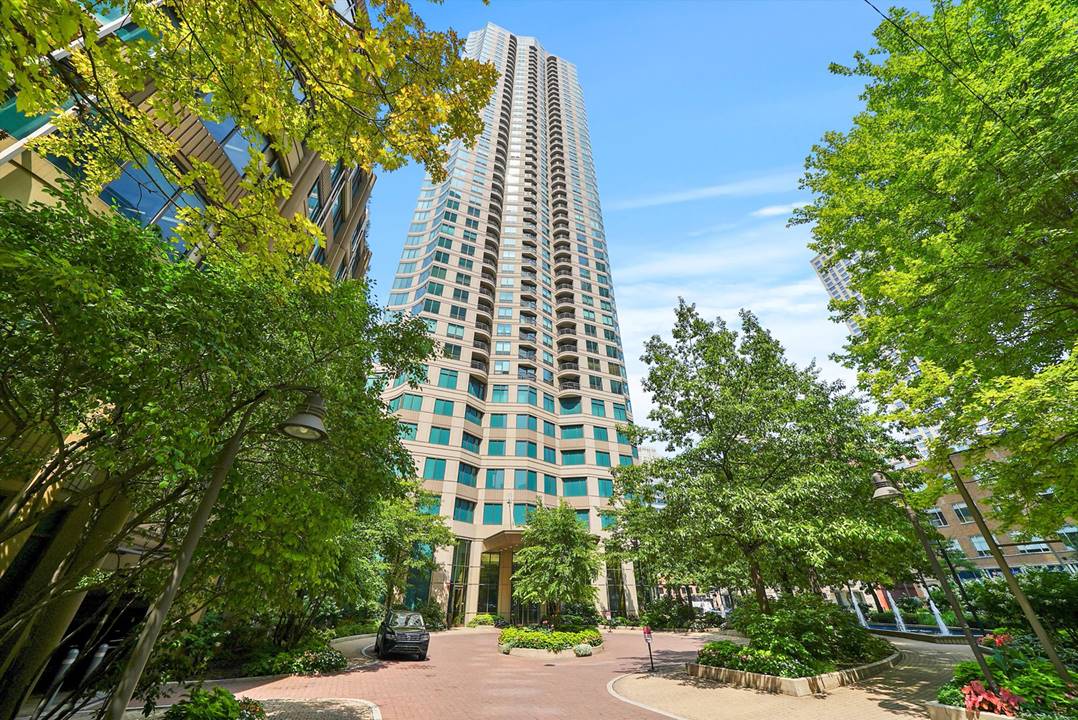 400 N Lasalle, Unit 3912, Chicago, IL 60654 River North