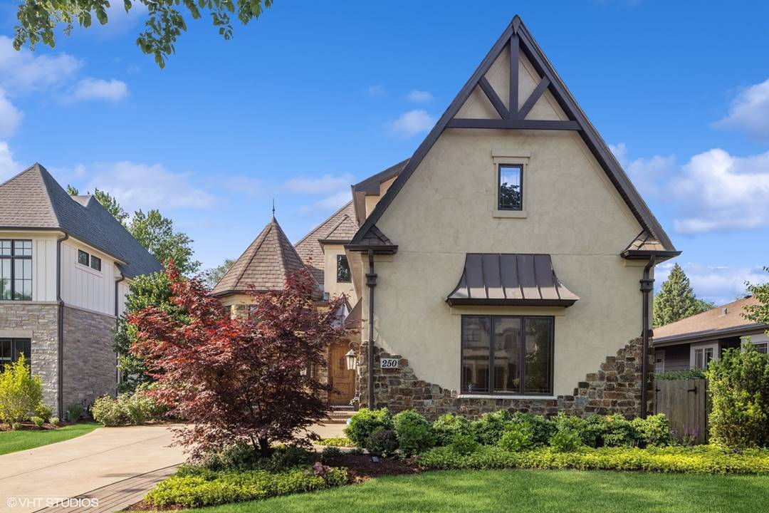 250 E Vallette, Elmhurst, IL 60126