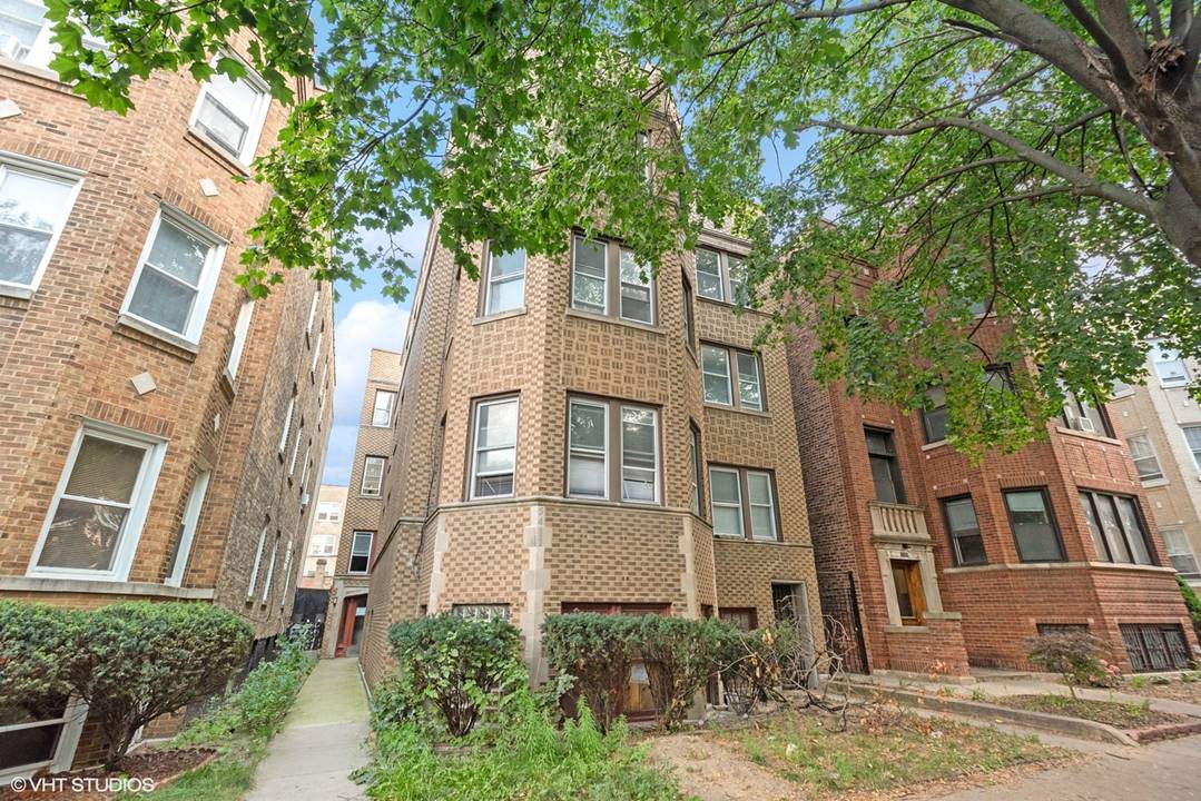 2 Bedroom Budlong Woods rentals in Chicago