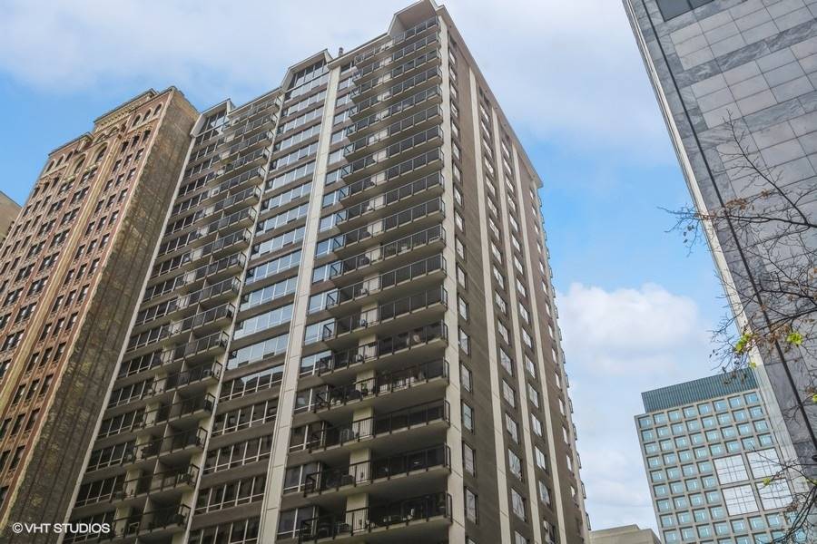 201 E Chestnut, Unit 9F, Chicago, IL 60611 Streeterville
