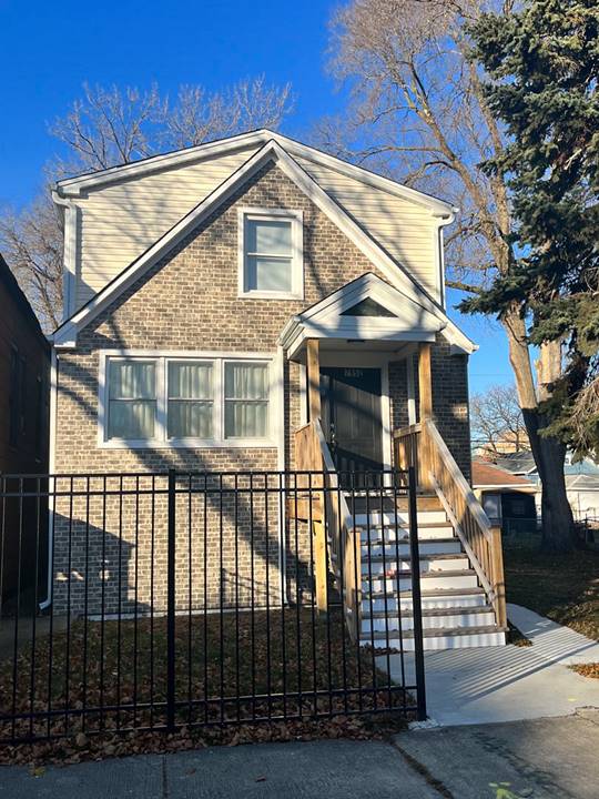 7952 S Colfax, Chicago, IL 60617 South Chicago