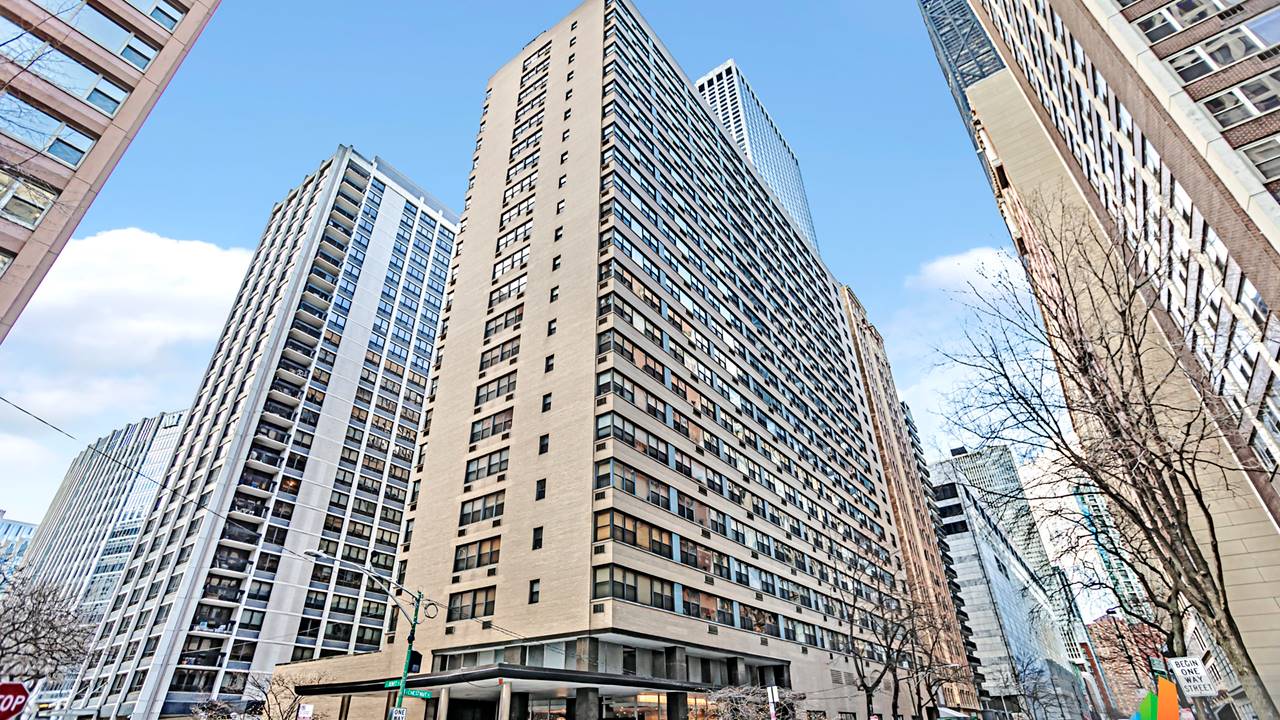 850 N Dewitt, Unit 17E, Chicago, IL 60611 Streeterville