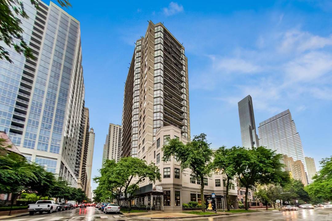 33 W Delaware, Unit 19E, Chicago, IL 60610 Near North