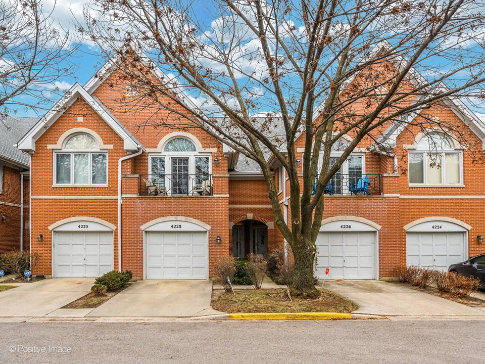 2 Bedroom Sauganash homes in Chicago