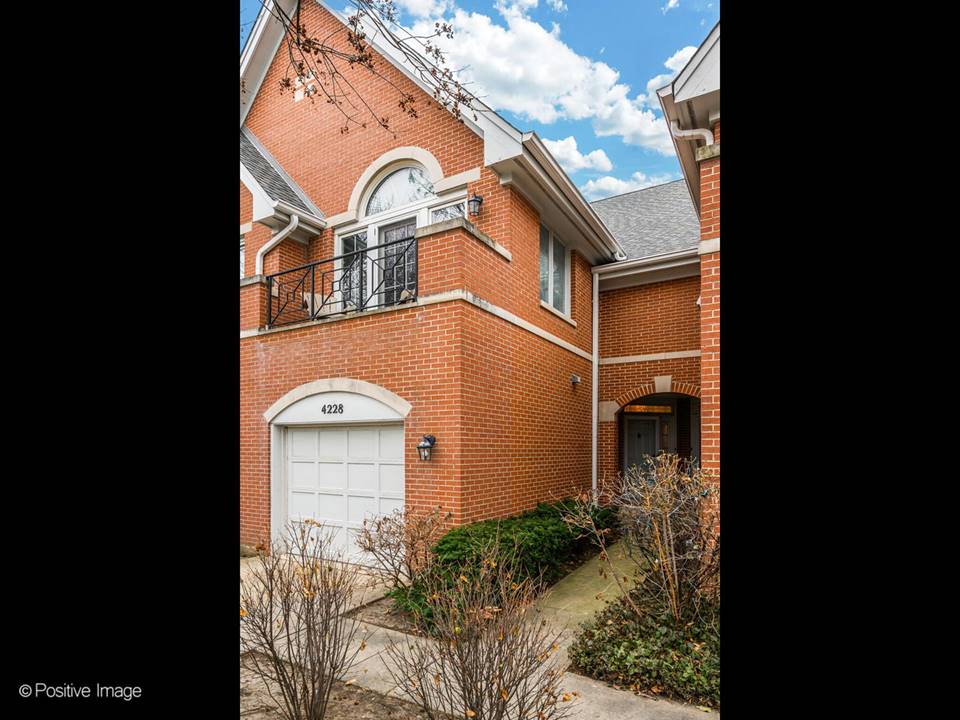 2 Bedroom Sauganash homes in Chicago