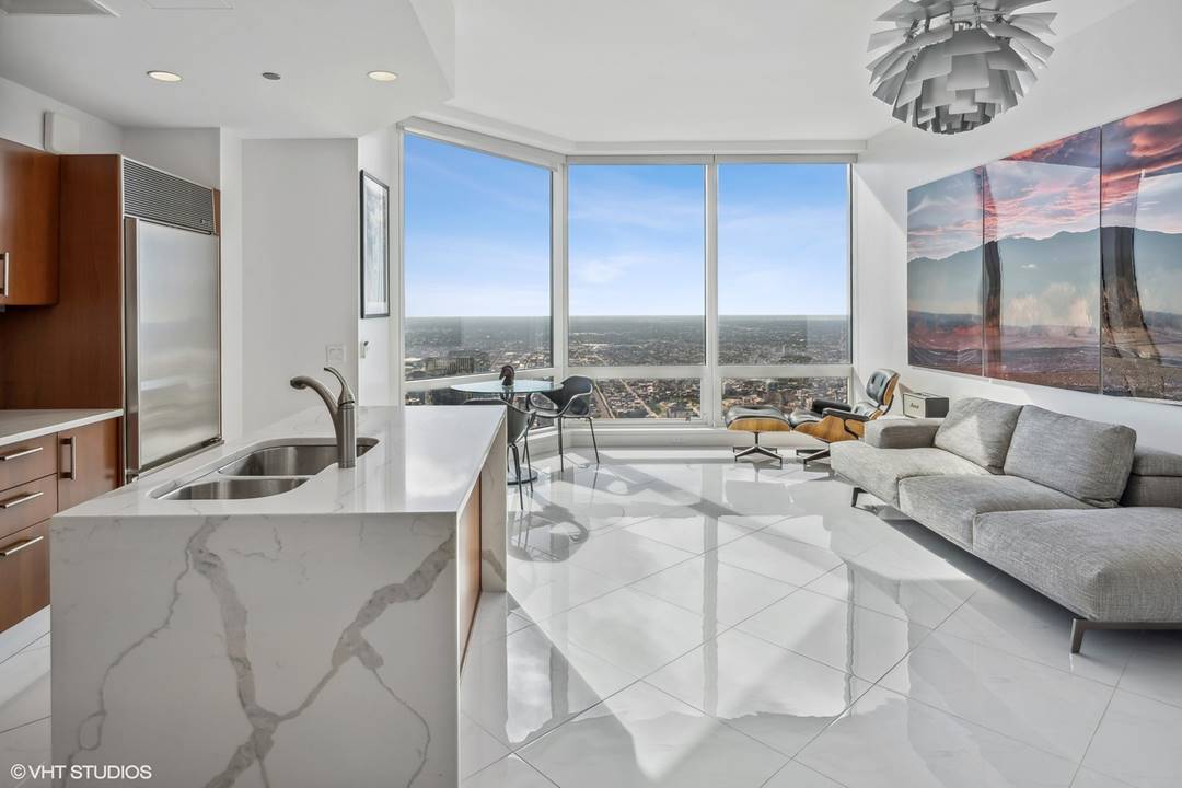 1 Bedroom rentals at 401 N Wabash in Chicago