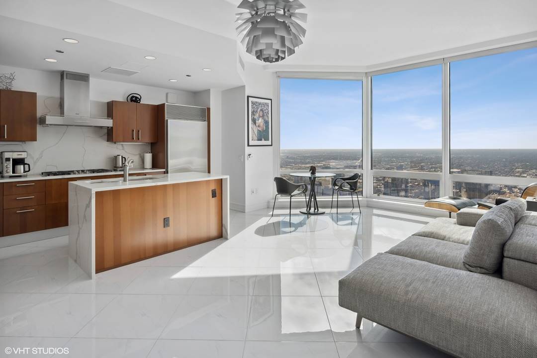 1 Bedroom rentals at 401 N Wabash in Chicago