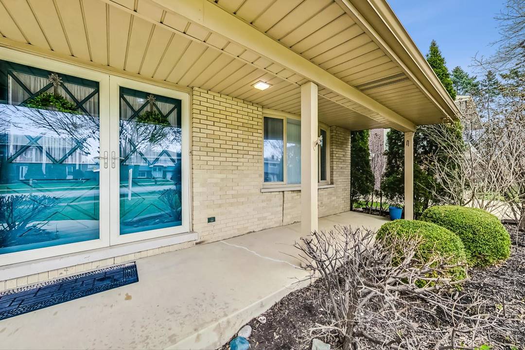 814 E Kimber, Arlington Heights, IL 60005