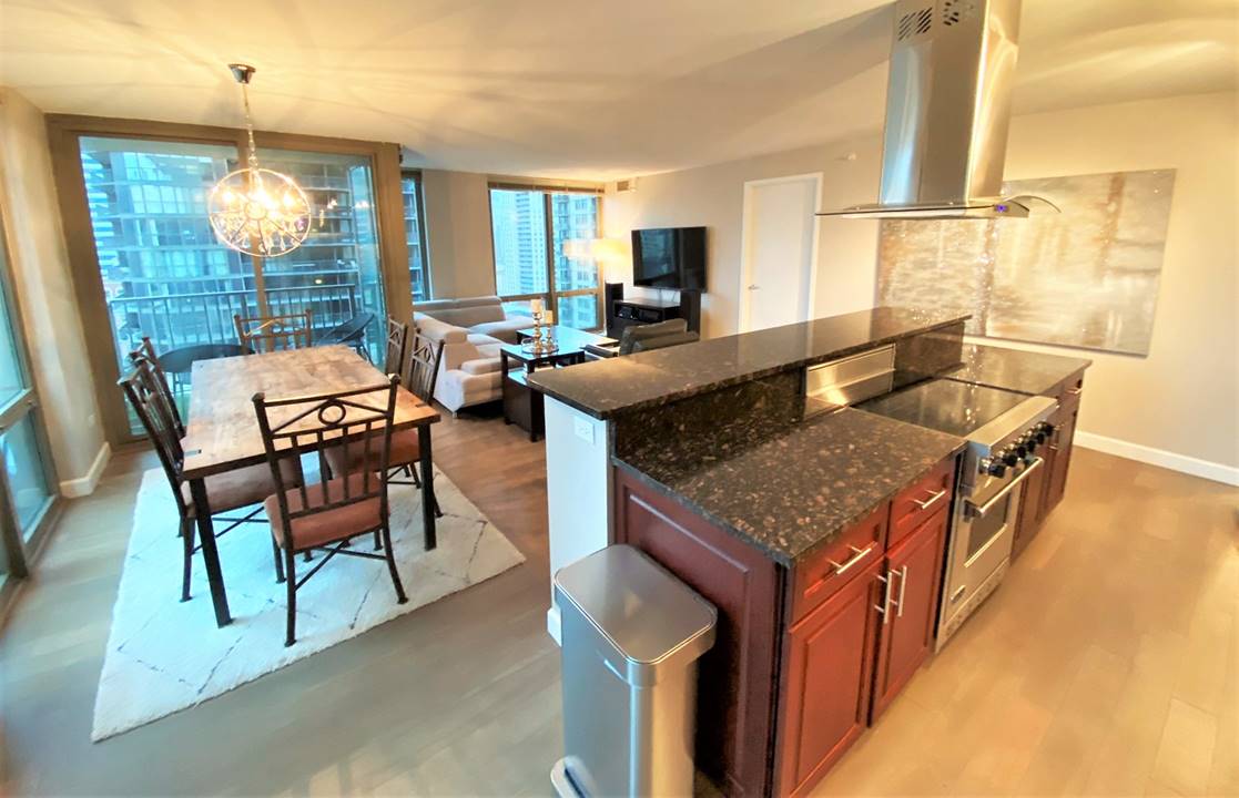 2 E Erie, Apt 1902, Chicago, IL 60611 - River North