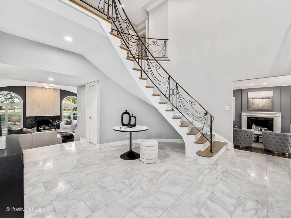 1604 Burr Ridge Club, Burr Ridge, IL 60527