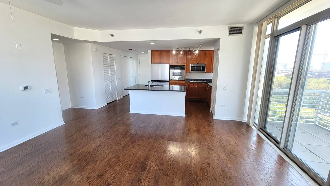 1515 S Loop W