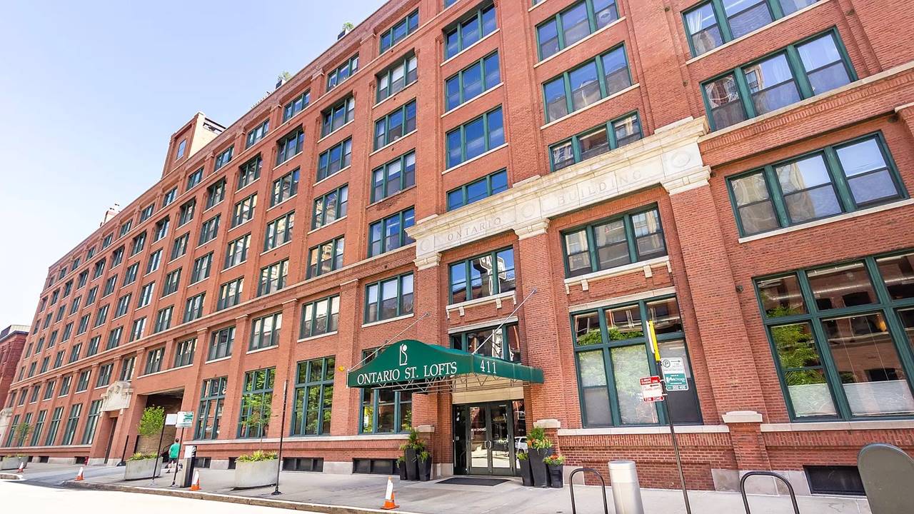2 Bedroom rentals at 411 W Ontario in Chicago