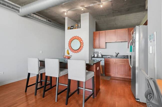 700 N Larrabee, Apt 1804, Chicago, IL 60654 - River North