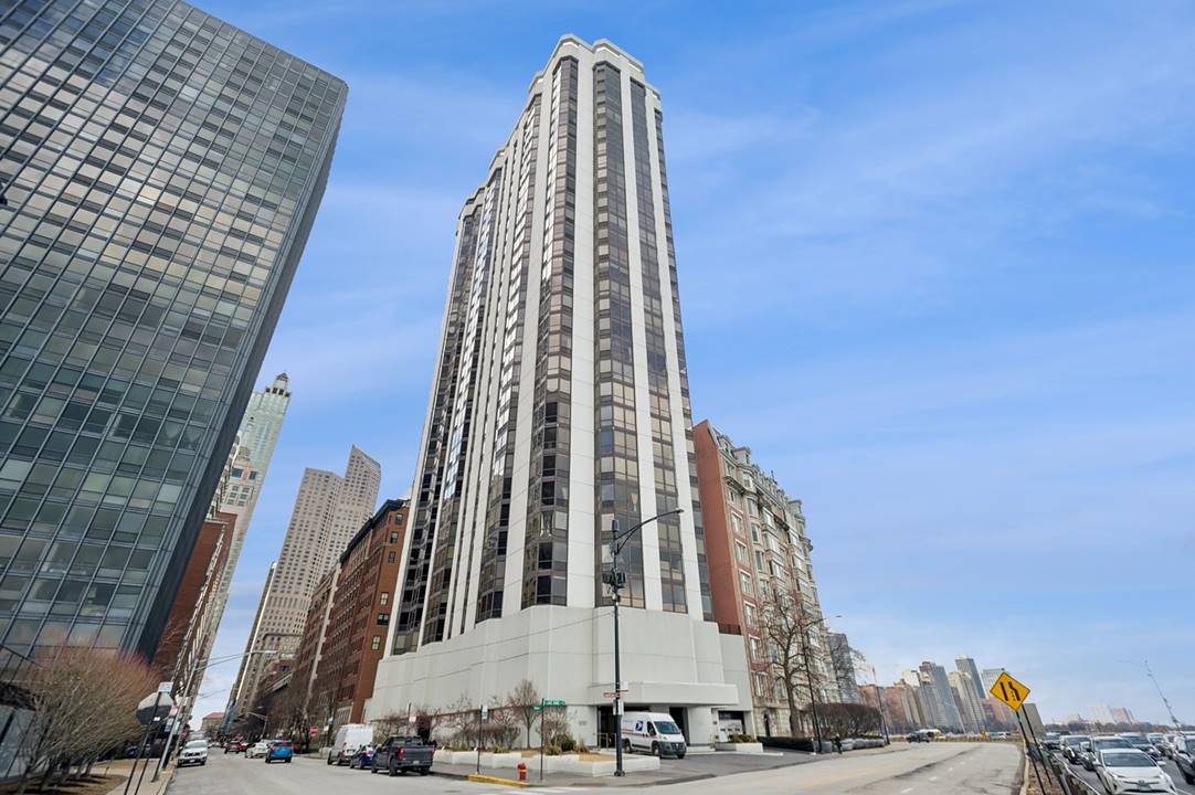 990 N Lake Shore, Unit 7C, Chicago, IL 60611 - Streeterville