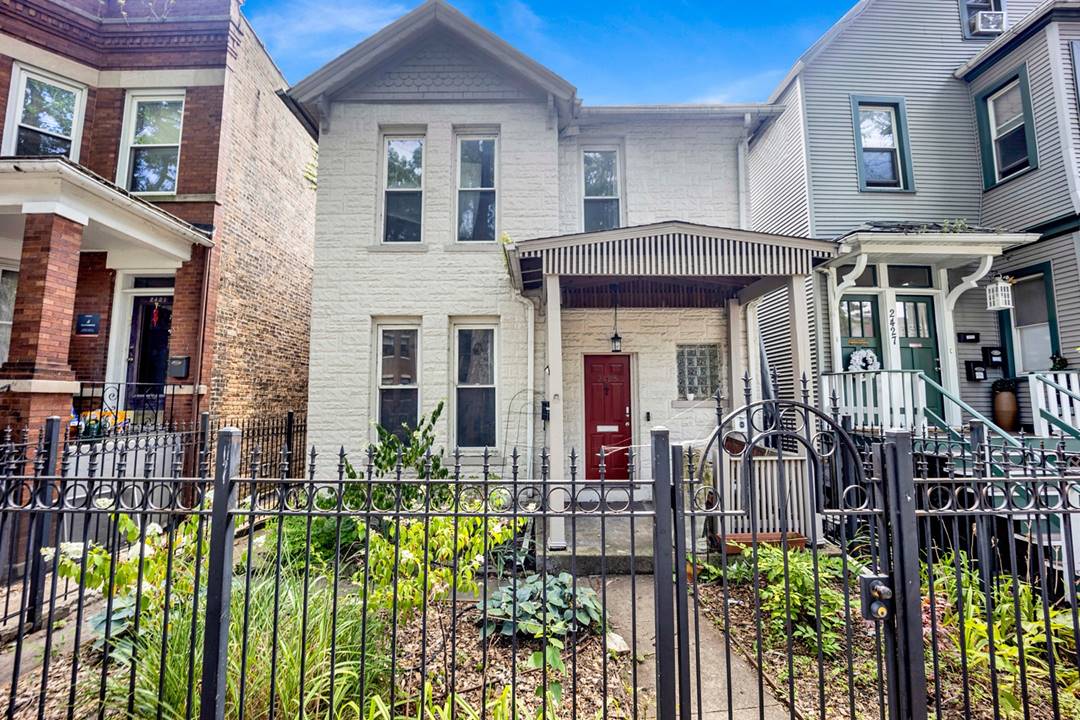 2425 W Lyndale, Chicago, IL 60647 - Logan Square