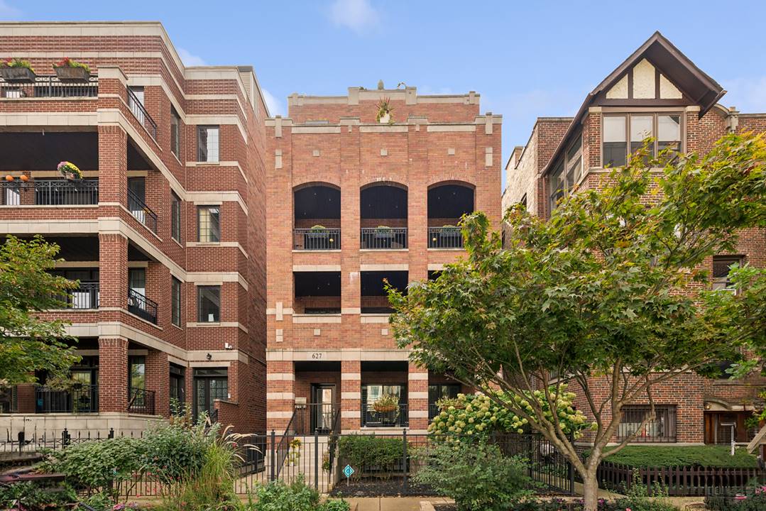 627 W Buckingham, Unit 3, Chicago, IL 60657 - Lakeview