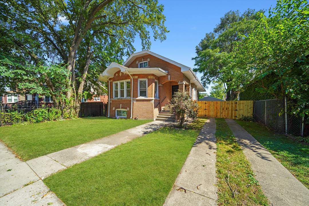 11127 S Wallace, Chicago, IL 60628 - Roseland