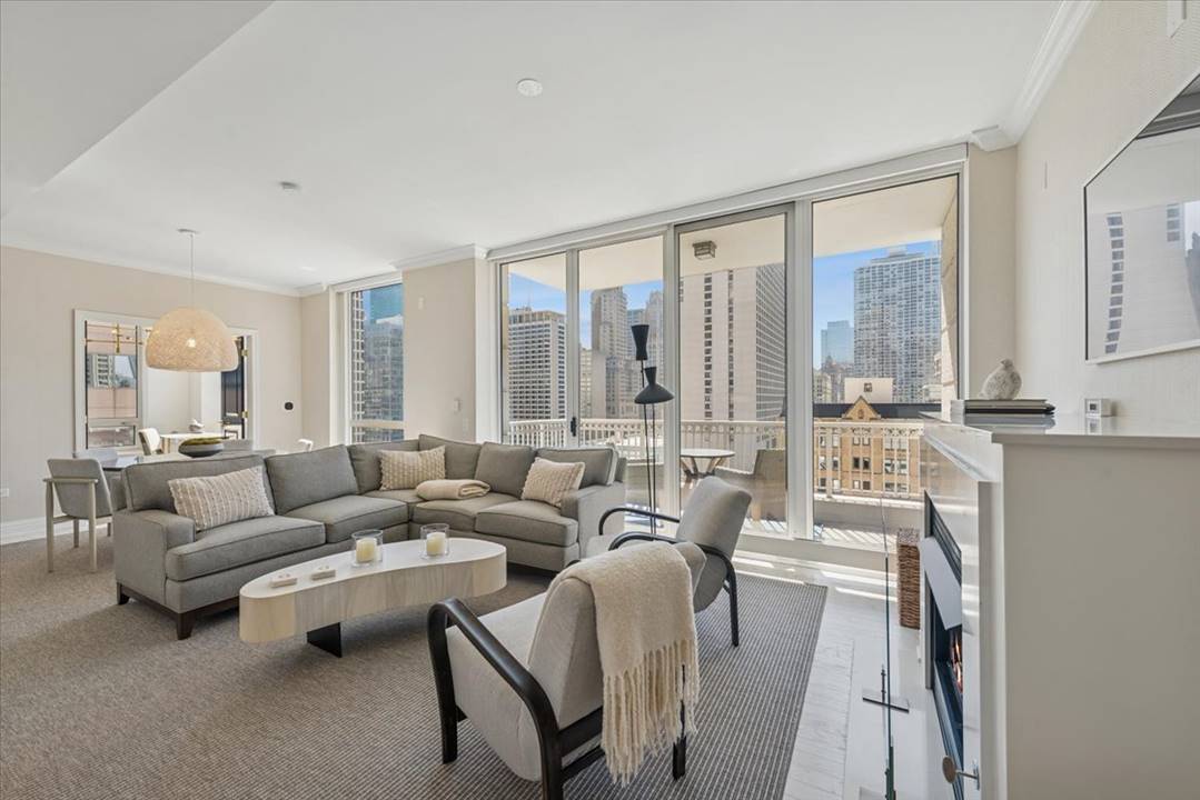 55 E Erie, Unit 1604, Chicago, IL 60611 - River North