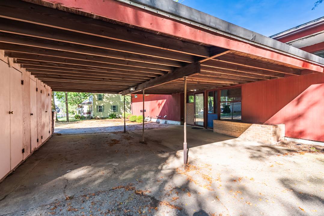 706 N 4th, Ashton, IL 61006