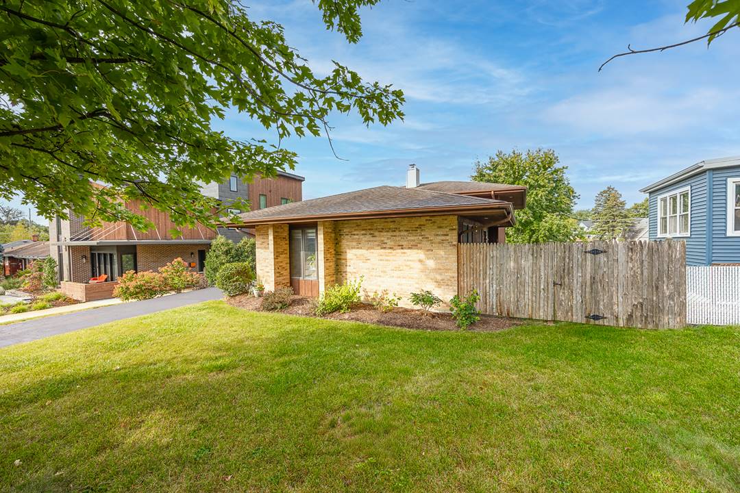 4940 Cornell, Downers Grove, IL 60515