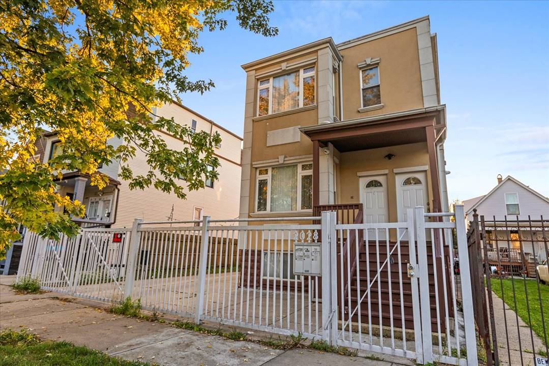 2028 N Hamlin, Apt 2, Chicago, IL 60647 - Logan Square