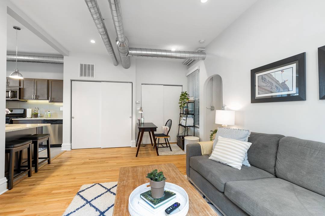 846 W Sheridan, Apt 1R, Chicago, IL 60613 - Lakeview