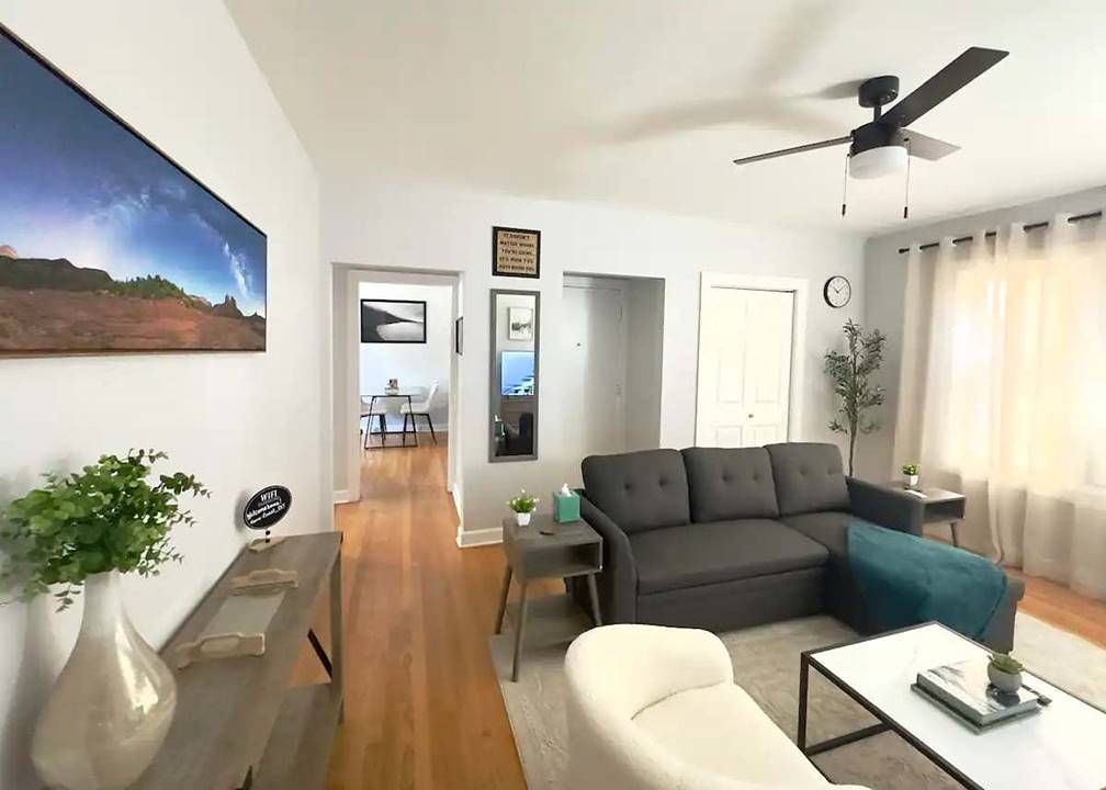 6439 N Hamilton, Apt 1D, Chicago, IL 60645 - West Ridge