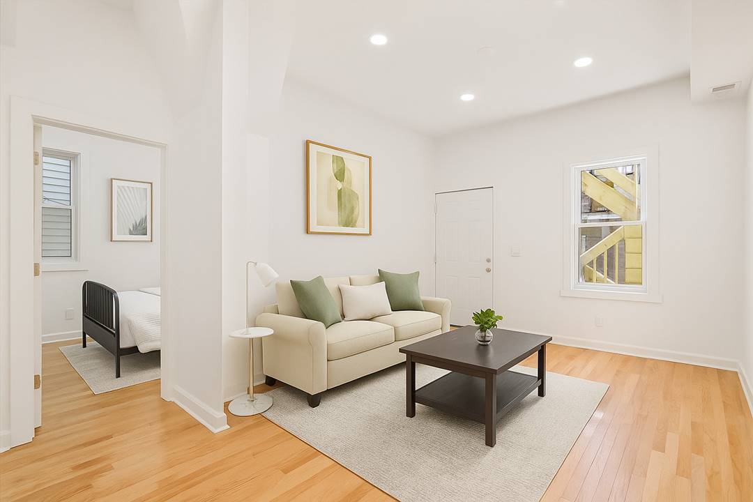 2617 W Fullerton, Apt 1A, Chicago, IL 60647 - Logan Square