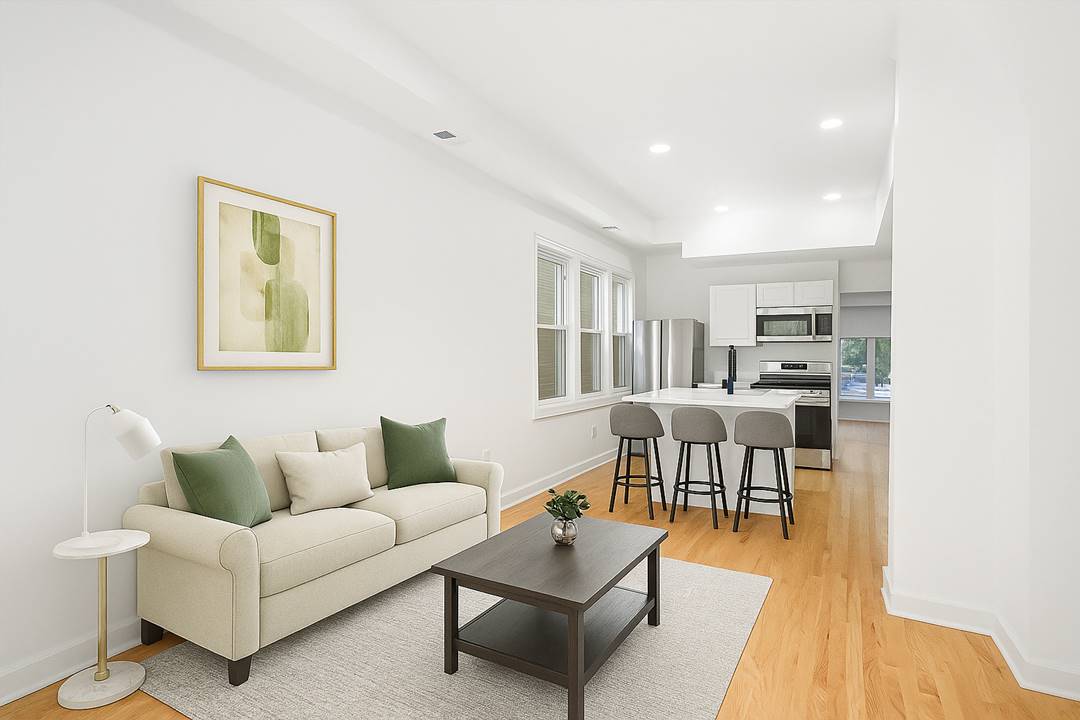 2617 W Fullerton, Apt 1A, Chicago, IL 60647 - Logan Square