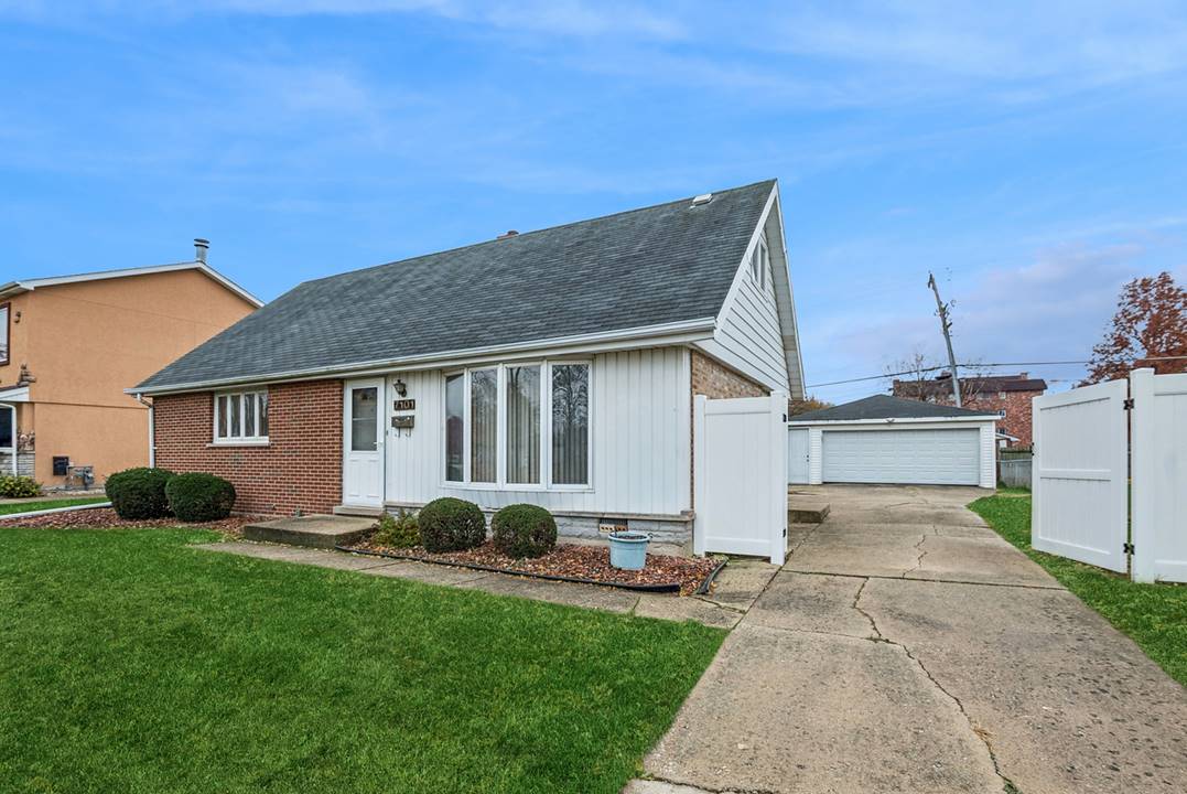 7101 Stanford, Bridgeview, IL 60455